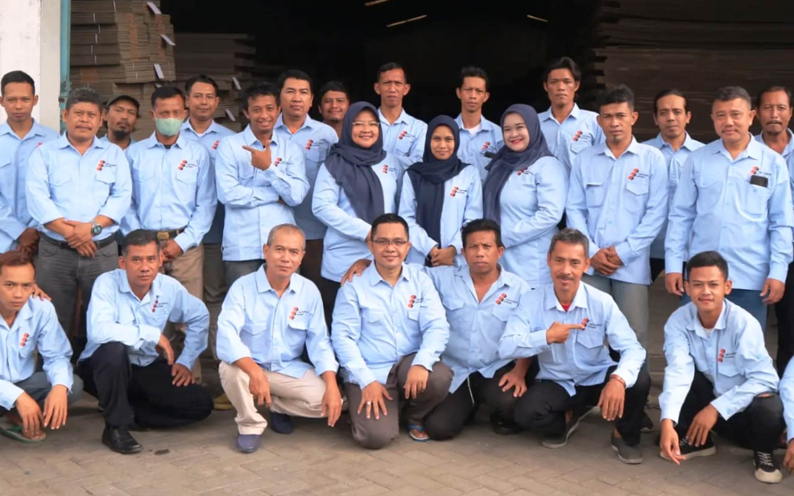 <font color='blue'>Team Divisi Karton Box Semarang<br>CV. MITRA DUNIA PALLETINDO</font>